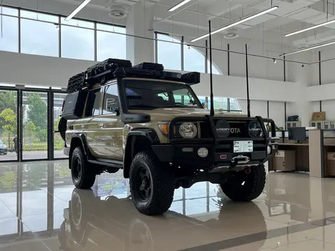 Toyota Land Cruiser LC76 Nova modificação de estilo - Uma lenda no mundo off-road