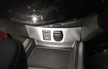China O auto interior feito sob encomenda decora/Nissan Qashqai novo 2015 2016 quadros do soquete de USB fornecedor