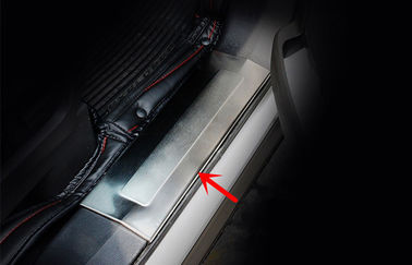 China Placas de sill de portas laterais externas e internas de aço inoxidável para Ford Explorer 2011 2012 fornecedor