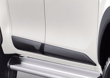 China Toyota Hilux Revo 2015 2016 2017 Placas de proteção de moldura de portas laterais de estilo OE fornecedor