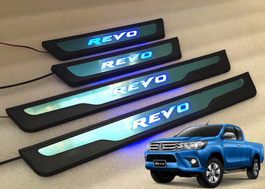China TOYOTA All New Hilux Revo 2016 2017 LED Light Side Door Sill Scuff Plates (Luz LED para portas laterais) fornecedor