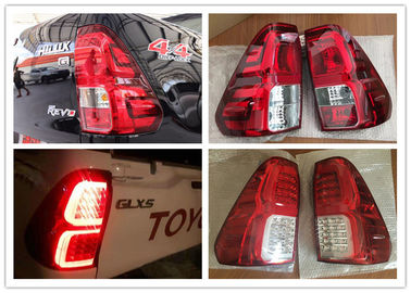 Bom preço. Toyota Hilux 2015 2016 Revo Lâmpada de cauda Assy, luz halogênica e luz LED on-line