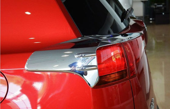 Bom preço. Chrome Car Tail light Covers, 2013 / 2014 Toyota RAV4 Lâmpada traseira guarnição on-line