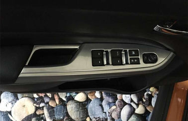 Bom preço. SUZUKI 2015 Nova Vitara Peças de acabamento interior Cobertura de interruptor de janela cromada on-line