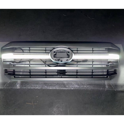 Bom preço. 5310160450 Toyota ABS Grelha frontais de plástico Grelha de radiador com luz LED OEM 5310160450 on-line