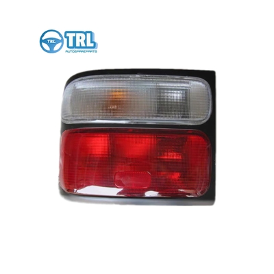 Bom preço. Número de peça 8156036330 Toyota Coaster Lâmpada dianteira traseira Casamento plástico 8155436260 on-line