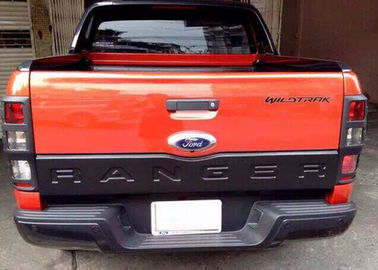 Bom preço. Ford Ranger T6 2012 2013 2014 placa de proteção porta traseira, guarnição porta traseira on-line