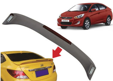 Bom preço. Auto Sculpt Spoilers traseiros para Hyundai Accent 2010 2015 Verna, estilo OE com luz on-line